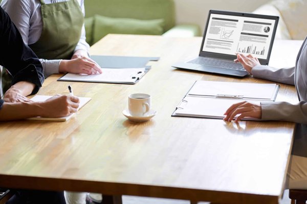 Consultant SEO à Bourg-en-Bresse : services, compétences et expertise