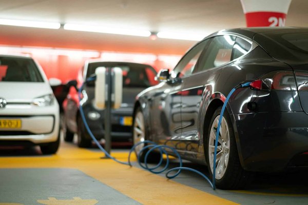 Quels sont les avantages des technologies de recharge rapide pour les véhicules électriques ?